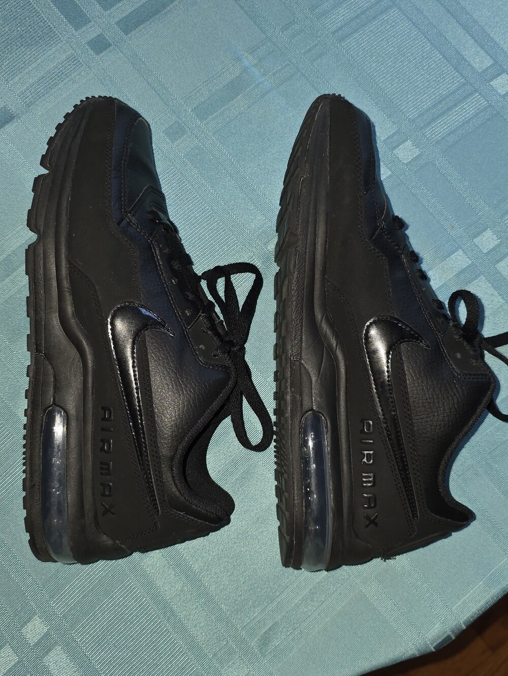 Nike Air Max LTD Men's Size 10 Triple Black Athletic Sneakers